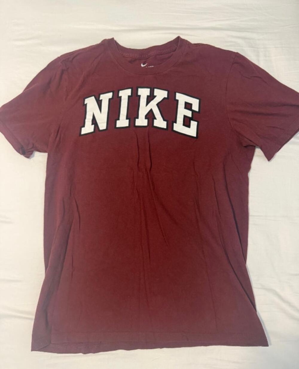 Nike Men’s T-Shirt Size S Burgundy Maroon Large Logo Graphic Short Sleeve